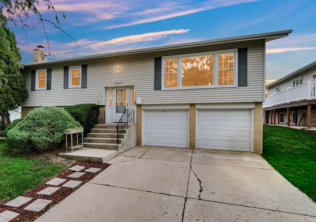 Photo 3 of Single family home for sale at 15417 Alameda Ave, Oak Forest, IL 60452 | MLS# 12762923 | Listing updated on 2026-09-24