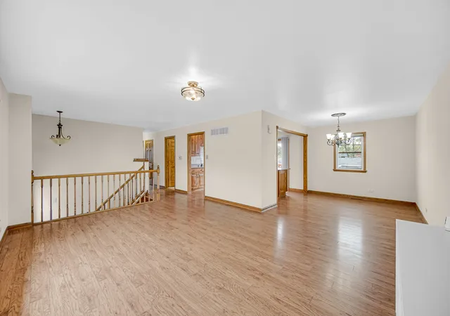 Photo 4 of Single family home for sale at 15417 Alameda Ave, Oak Forest, IL 60452 | MLS# 12762923 | Listing updated on 2026-09-24