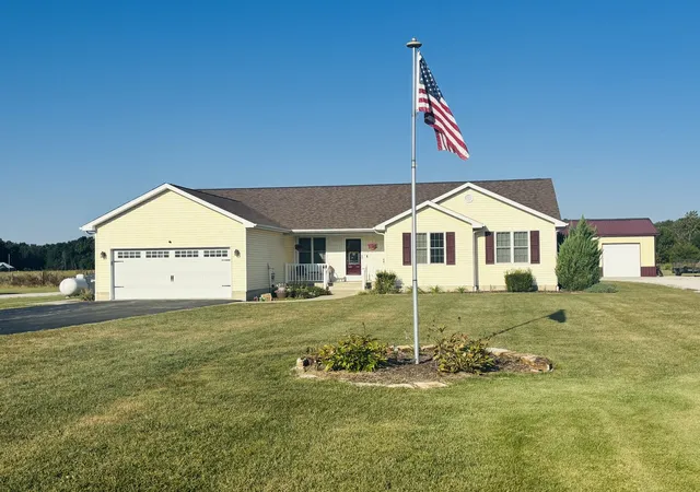 Photo 1 of Sale Pending at 9385 N 1000th Road, Effingham, IL 62401 | MLS# 12762946 | Listing updated on 2026-09-23