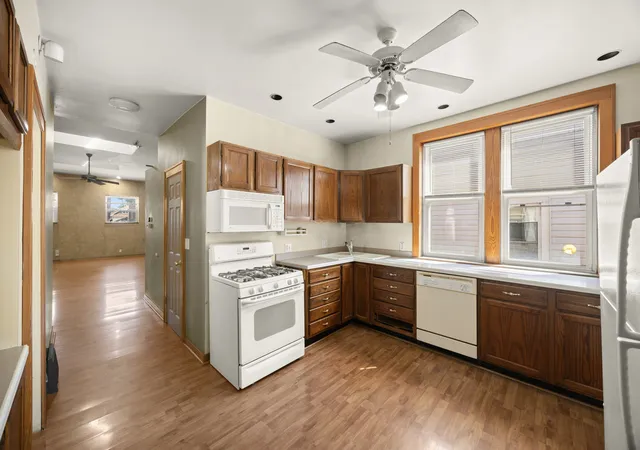 Photo 4 of Single family home for sale at 2812 Ridgeland Ave, Berwyn, IL 60402 | MLS# 12762954 | Listing updated on 2026-09-30