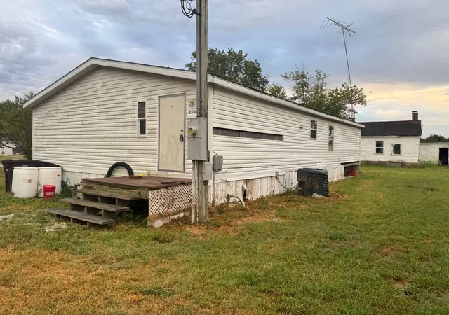 Photo 4 of Manufactured home for sale at 206 W Mcgaughey St, Worden, IL 62097 | MLS# 12762962 | Listing updated on 2026-10-06