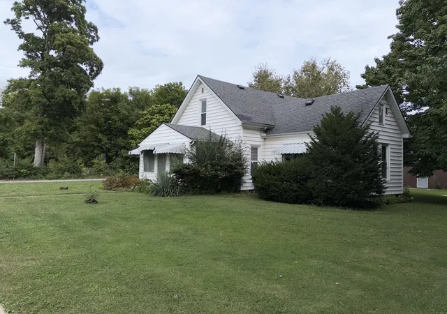 Photo 4 of Single family home for sale at 211 N Seminary St, Downs, IL 61736 | MLS# 12762981 | Listing updated on 2026-10-07