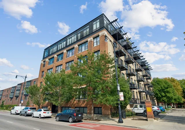 Photo 1 of Condo for sale at 2911 N Western Ave #111, Chicago, IL 60618 | MLS# 12762986 | Listing updated on 2026-09-28