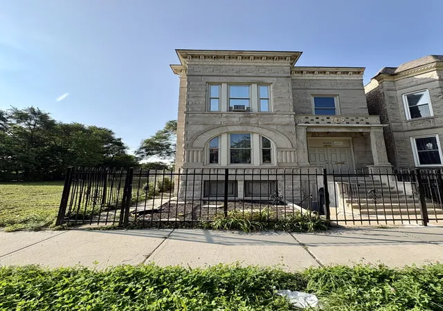 Multi family home for sale at 4051 W Monroe St, Chicago, IL 60624 | MLS# 12762987