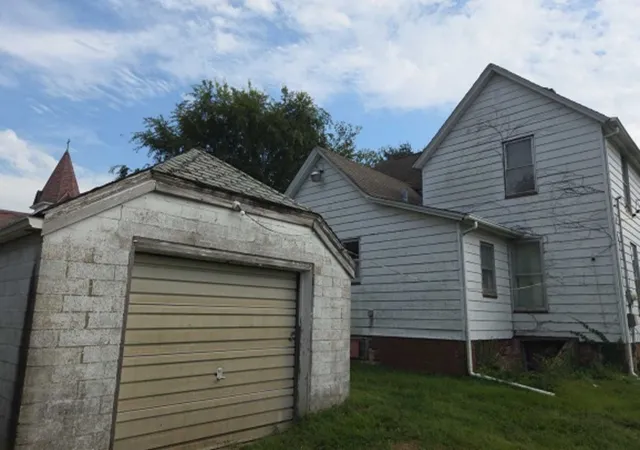 Photo 3 of Single family home for sale at 220 W 8th Street, Kewanee, IL 61443 | MLS# 12763004 | Listing updated on 2026-09-19