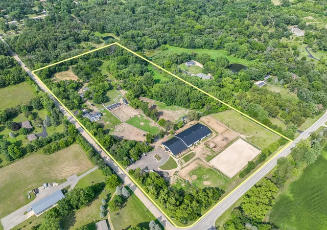 Photo 1 of Single family home for sale at 708 S Rose Farm Rd, Woodstock, IL 60098 | MLS# 12763036 | Listing updated on 2026-10-09