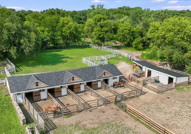 Photo 4 of Single family home for sale at 708 S Rose Farm Rd, Woodstock, IL 60098 | MLS# 12763036 | Listing updated on 2026-10-09