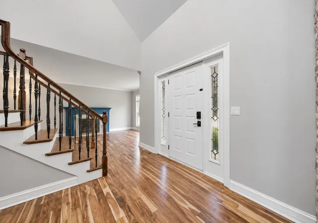 Photo 2 of Single family home for sale at 10s381 Jamie Ln, Willowbrook, IL 60527 | MLS# 12763039 | Listing updated on 2026-09-25