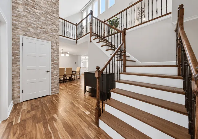 Photo 3 of Single family home for sale at 10s381 Jamie Ln, Willowbrook, IL 60527 | MLS# 12763039 | Listing updated on 2026-09-25