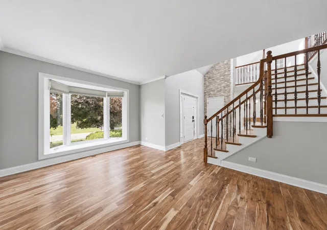 Photo 4 of Single family home for sale at 10s381 Jamie Ln, Willowbrook, IL 60527 | MLS# 12763039 | Listing updated on 2026-09-25