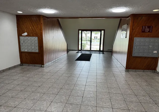 Photo 3 of Condo for sale at 860 E Old Willow Rd #138, Prospect Heights, IL 60070 | MLS# 12763053 | Listing updated on 2026-10-10