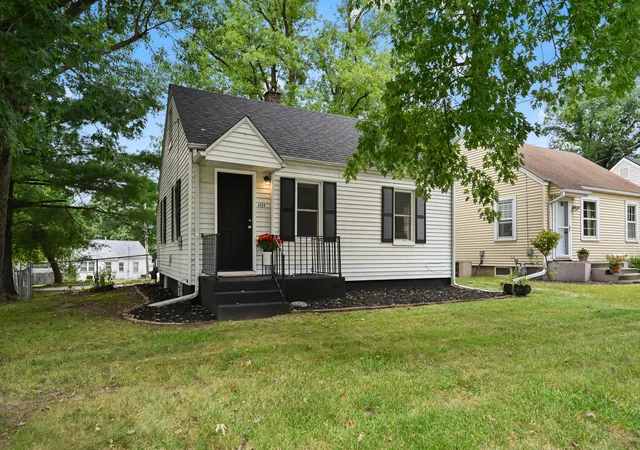 Photo 2 of Single family home for sale at 4208 30th Street, Rock Island, IL 61201 | MLS# 12763063 | Listing updated on 2026-09-23