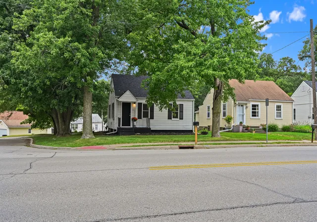 Photo 3 of Single family home for sale at 4208 30th Street, Rock Island, IL 61201 | MLS# 12763063 | Listing updated on 2026-09-23