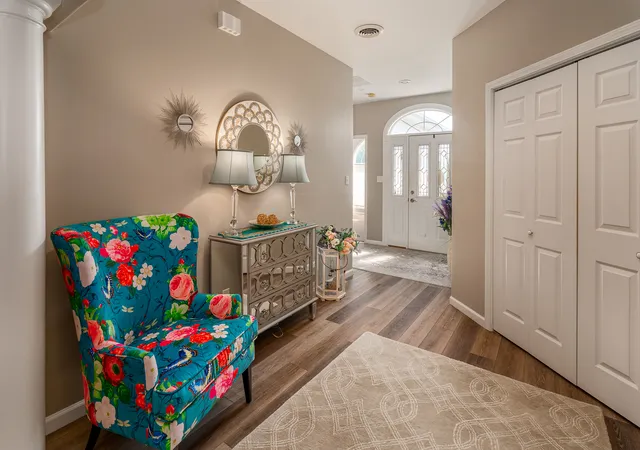 Photo 4 of Townhouse for sale at 1012 Villa Ct, Carbondale, IL 62901 | MLS# 12763078 | Listing updated on 2026-09-21