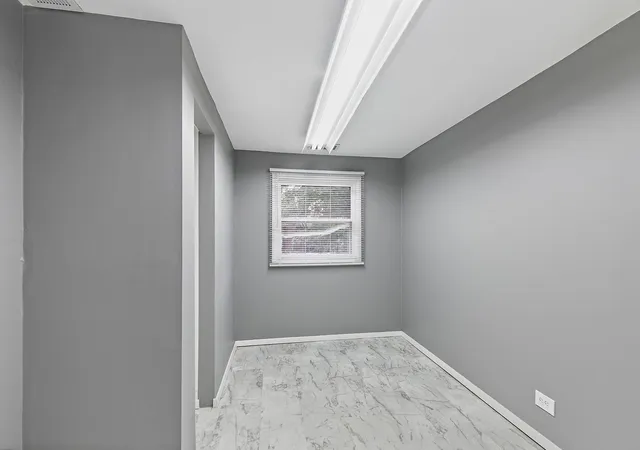 Photo 4 of Single family home for sale at 7n066 Woodlawn Ave, St. Charles, IL 60174 | MLS# 12763080 | Listing updated on 2026-09-24