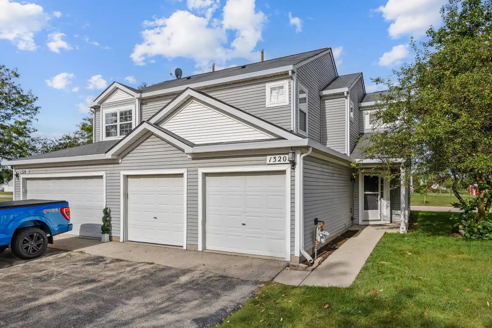 Listing Photo 1 - Condo for sale in 1320 Jenna Dr located at 1320 Jenna Dr, South Elgin, IL 60177 - Unit 1320 Jenna Dr