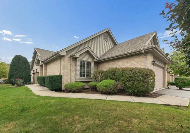 Photo 3 of Townhouse for sale at 9131 Newcastle Ct, Tinley Park, IL 60487 | MLS# 12763112 | Listing updated on 2026-09-21