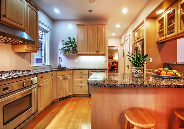 Photo 4 of Single family home for sale at 6525 N Washtenaw Ave, Chicago, IL 60645 | MLS# 12763126 | Listing updated on 2026-09-24
