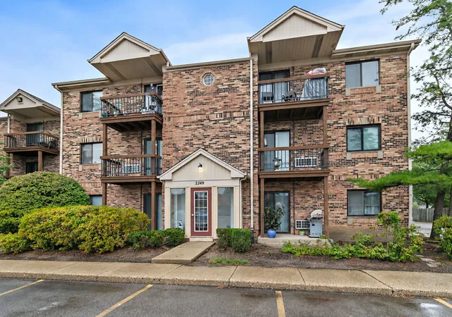 Photo 1 of Condo for sale at 2249 Nichols Rd #28D, Arlington Heights, IL 60004 | MLS# 12763128 | Listing updated on 2026-09-24