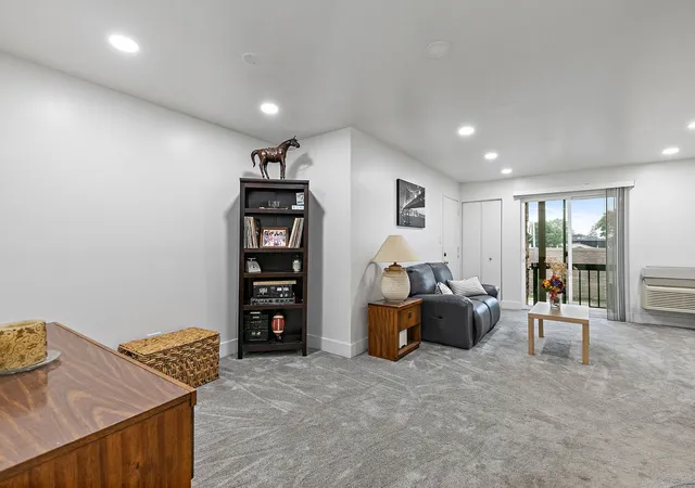 Listing Photo 4 - Condo for sale in building located at 2249 Nichols Rd, Arlington Heights, IL 60004 - Unit #28D