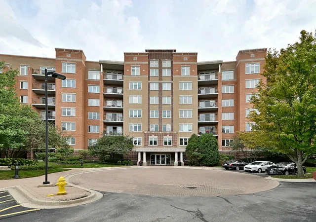 Condo for sale at 1 N Beacon Pl #601, La Grange, IL 60525 | MLS# 12763136