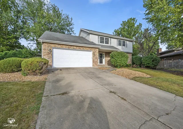 Photo 3 of Single family home for sale at 340 Rebecca Rd, Joliet, IL 60435 | MLS# 12763169 | Listing updated on 2026-09-24