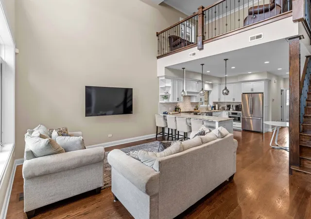 Photo 4 of Single family home for sale at 2913 S Lowe Ave, Chicago, IL 60616 | MLS# 12763171 | Listing updated on 2026-09-22