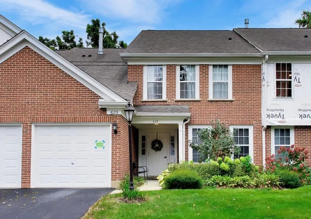 Photo 1 of Townhouse for sale at 625 Edinburgh Ln, Prospect Heights, IL 60070 | MLS# 12763174 | Listing updated on 2026-10-07