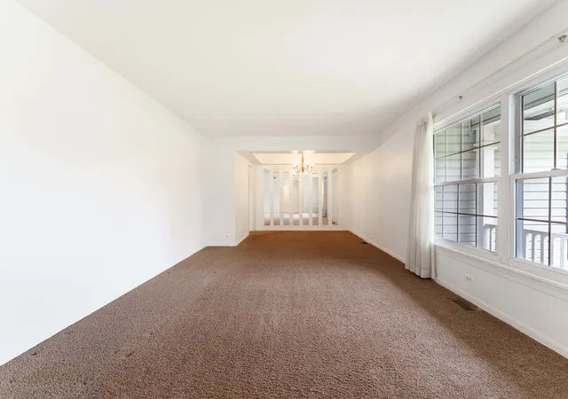 Photo 4 of Single family home for sale at 212 Wellington Ave, Elk Grove Village, IL 60007 | MLS# 12763199 | Listing updated on 2026-10-07