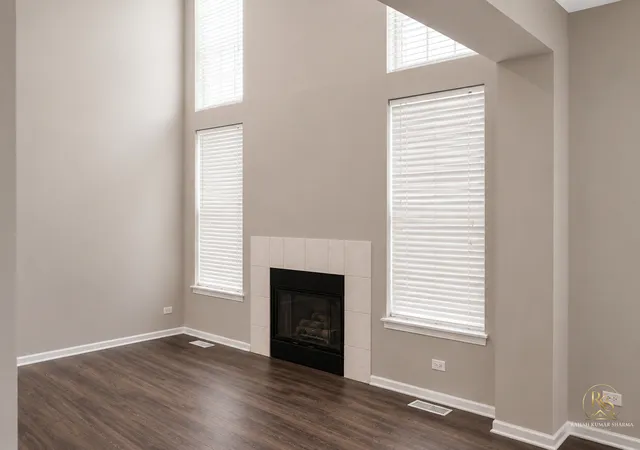 Photo 4 of Townhouse for sale at 924 Havenshire Ct #924, Naperville, IL 60565 | MLS# 12763201 | Listing updated on 2026-09-23