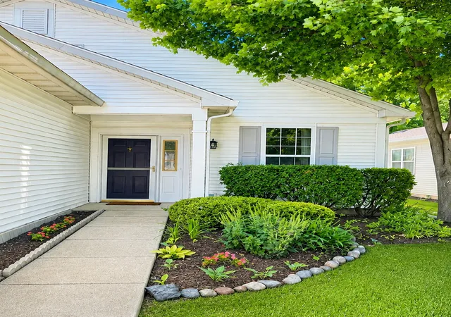 Photo 2 of Single family home for sale at 1566 Benzie Cir, Romeoville, IL 60446 | MLS# 12763208 | Listing updated on 2026-10-02