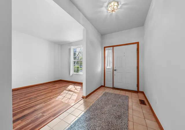 Photo 3 of Single family home for sale at 1566 Benzie Cir, Romeoville, IL 60446 | MLS# 12763208 | Listing updated on 2026-10-02