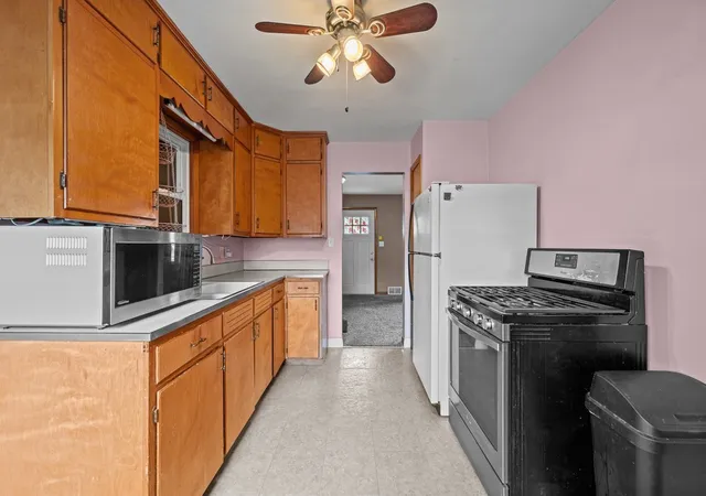 Photo 4 of Sale Pending at 5324 10th Avenue, Moline, IL 61265 | MLS# 12763209 | Listing updated on 2026-09-19