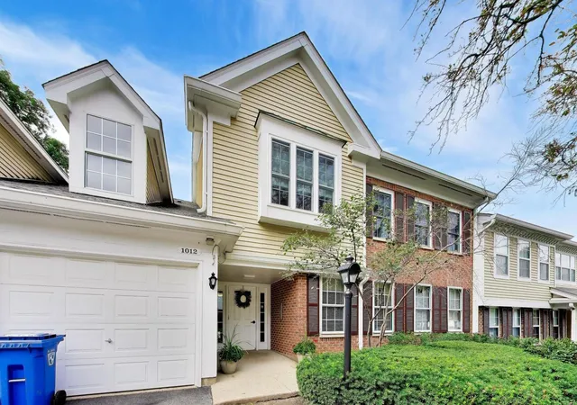 Photo 3 of Townhouse for sale at 1012 Butternut Ln #D, Mount Prospect, IL 60056 | MLS# 12763235 | Listing updated on 2026-09-24
