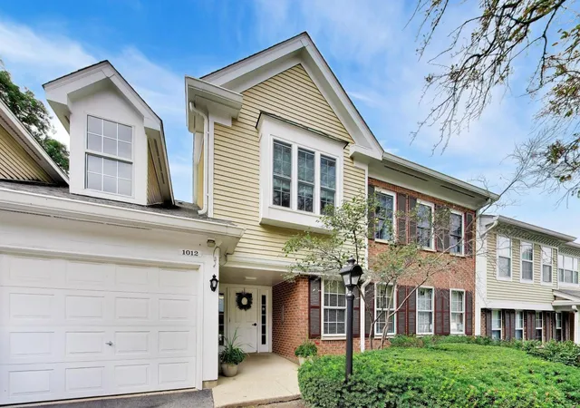 Photo 3 of Townhouse for sale at 1012 Butternut Ln #D, Mount Prospect, IL 60056 | MLS# 12763235 | Listing updated on 2026-09-24