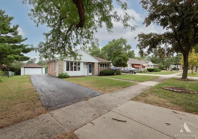 Single family home for sale at 17633 Hillside Ave, Homewood, IL 60430 | MLS# 12763258