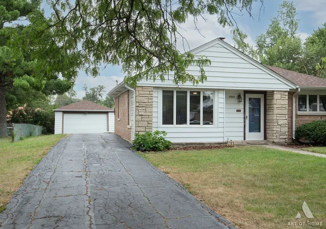 Photo 1 of Single family home for sale at 17633 Hillside Ave, Homewood, IL 60430 | MLS# 12763258 | Listing updated on 2026-09-24