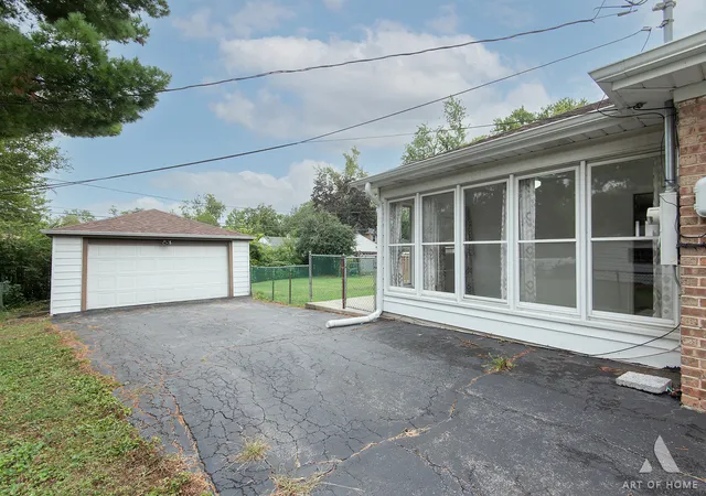 Photo 2 of Single family home for sale at 17633 Hillside Ave, Homewood, IL 60430 | MLS# 12763258 | Listing updated on 2026-09-24