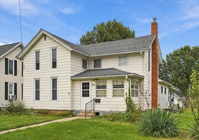 Photo 2 of Single family home for sale at 510 13th Avenue, Sterling, IL 61081 | MLS# 12763259 | Listing updated on 2026-10-07