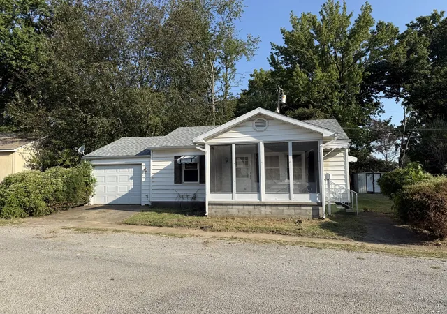 Photo 1 of Single family home for sale at 6 C Ln, Herrin, IL 62948 | MLS# 12763262 | Listing updated on 2026-10-04