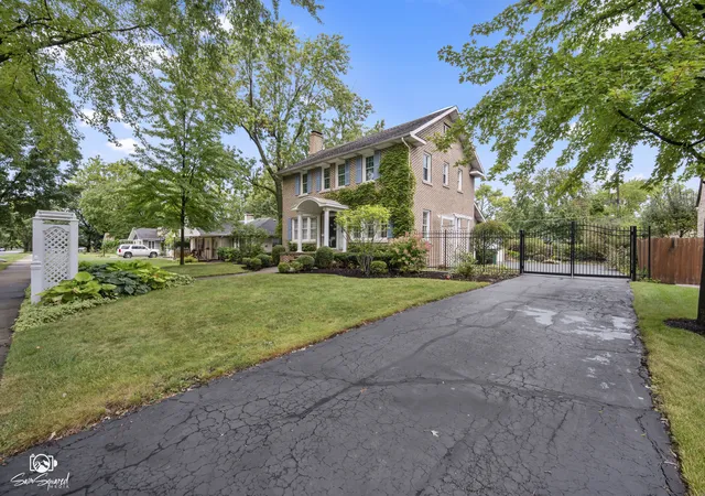 Photo 2 of Single family home for sale at 1295 Taylor St, Joliet, IL 60435 | MLS# 12763264 | Listing updated on 2026-09-23