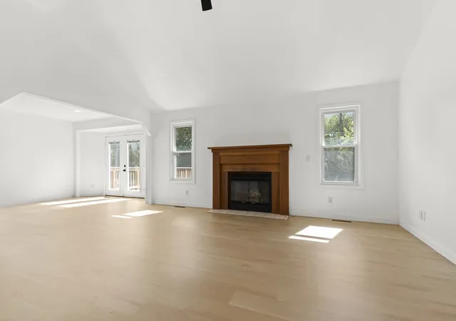Photo 3 of Single family home for sale at 6043 Windsor Rd, Loves Park, IL 61111 | MLS# 12763270 | Listing updated on 2026-10-05