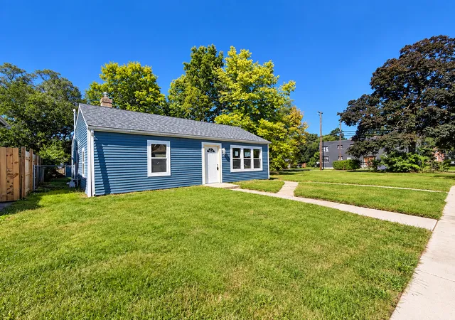 Photo 2 of Single family home for sale at 2109 S 5th Street, Rockford, IL 61104 | MLS# 12763276 | Listing updated on 2026-10-22
