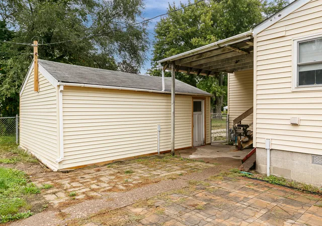 Photo 2 of Single family home for sale at 17112 10th Avenue, East Moline, IL 61244 | MLS# 12763277 | Listing updated on 2026-09-29