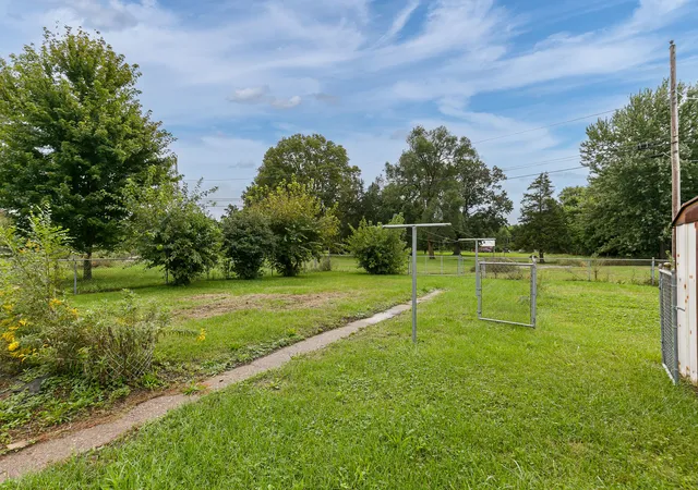 Photo 4 of Single family home for sale at 17112 10th Avenue, East Moline, IL 61244 | MLS# 12763277 | Listing updated on 2026-09-29
