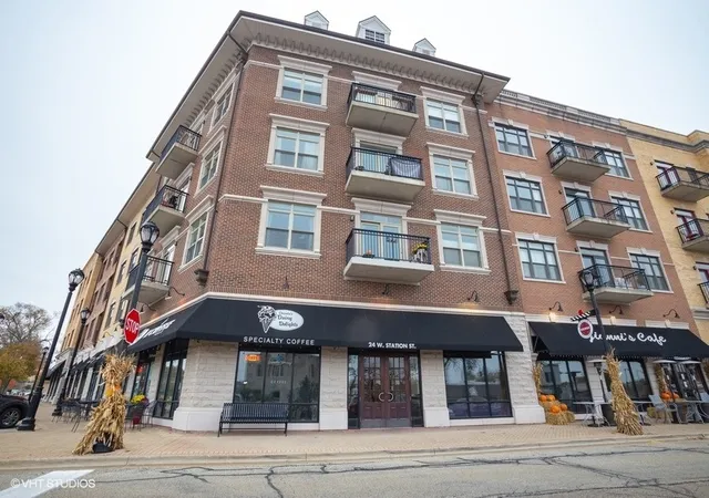 Listing Photo 1 - Condo for sale in building located at 24 W Station St, Palatine, IL 60067 - Unit #413W