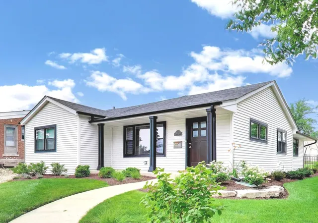 Photo 2 of Single family home for sale at 304 W Graham Ave, Lombard, IL 60148 | MLS# 12763293 | Listing updated on 2026-10-07