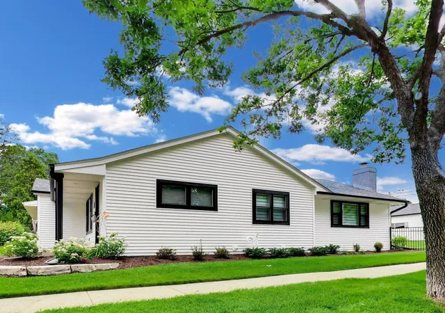Photo 3 of Single family home for sale at 304 W Graham Ave, Lombard, IL 60148 | MLS# 12763293 | Listing updated on 2026-10-07