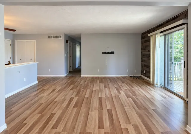 Photo 3 of Single family home for sale at 1426 Hanson Dr, Normal, IL 61761 | MLS# 12763300 | Listing updated on 2026-09-25