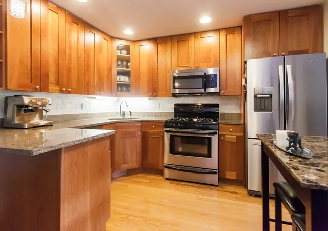 Listing Photo 5 - Condo for sale in building located at 2140 N Lincoln Ave, Chicago, IL 60614 - Unit #5103
